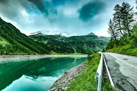 The first section of the North Transylvanian highway was completed 15 years ago, but is still unfinished